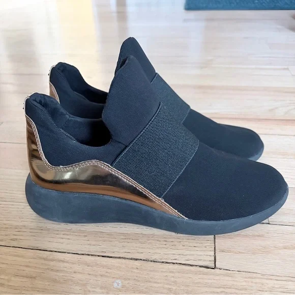 Donna Karan Elegant Black and Bronze Women's Slip-On Sneakers Size 6 - Picture 1 of 5